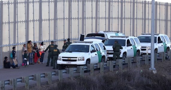 Ośmiolatek z Gwatemali Felipe Gomez Alonzo, który został zatrzymany wraz z ojcem przy próbie nielegalnego przedostania się do USA i zmarł w szpitalu, chorował na grypę - poinformowały władze stanu Nowy Meksyk.