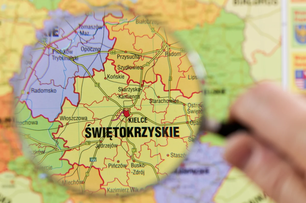 Od Nowego Roku na administracyjnej mapie Polski pojawi się 10 nowych miast. To Koszyce, Lubowidz, Nowa Słupia, Pierzchnica, Szydłów i Wielbark, a także Nowy Korczyn, Oleśnica, Opatowiec i Pacanów. Tym samym od początku 2019 roku w Polsce będzie już 940 miast. Ponadto niektóre gminy po Nowym Roku zmienią swoje granice.