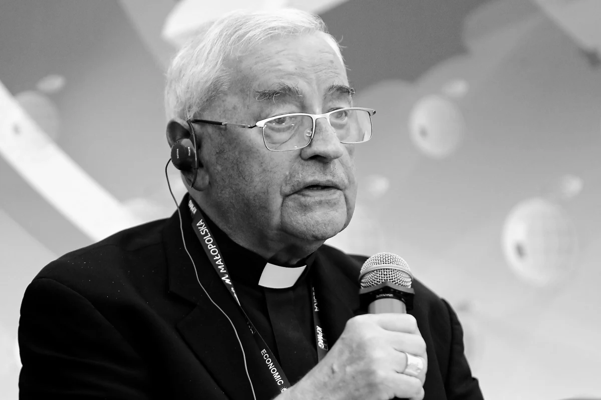 W piątek w samo południe w Krakowie zabrzmi dzwon "Zygmunt". W ten sposób zostanie upamiętniony zmarły kanonik Kapituły Metropolitalnej na Wawelu biskup Tadeusz Pieronek.