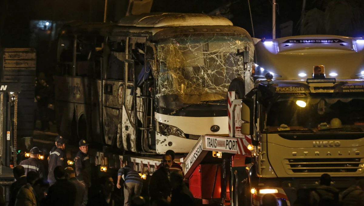Egipskie siły bezpieczeństwa zabiły 40 terrorystów powiązanych z wczorajszym zamachem bombowym na autobus turystyczny w Gizie - poinformowało w komunikacie Ministerstwo Spraw Wewnętrznych.