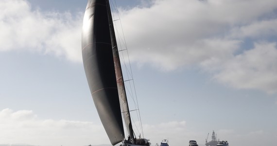 Australijski jacht "Wild Oats XI", ze skiperem Markiem Richardsem, pozostaje zwycięzcą żeglarskich regat Sydney-Hobart. Międzynarodowe jury odrzuciło w sobotę protest złożony przeciwko triumfatorowi przez drugi na mecie "Black Jack" - poinformowali organizatorzy.