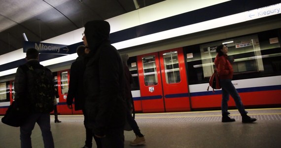 Śmiertelny wypadek w warszawskim metrze. Mężczyzna wpadł pod pociąg na stacji Wawrzyszew. 