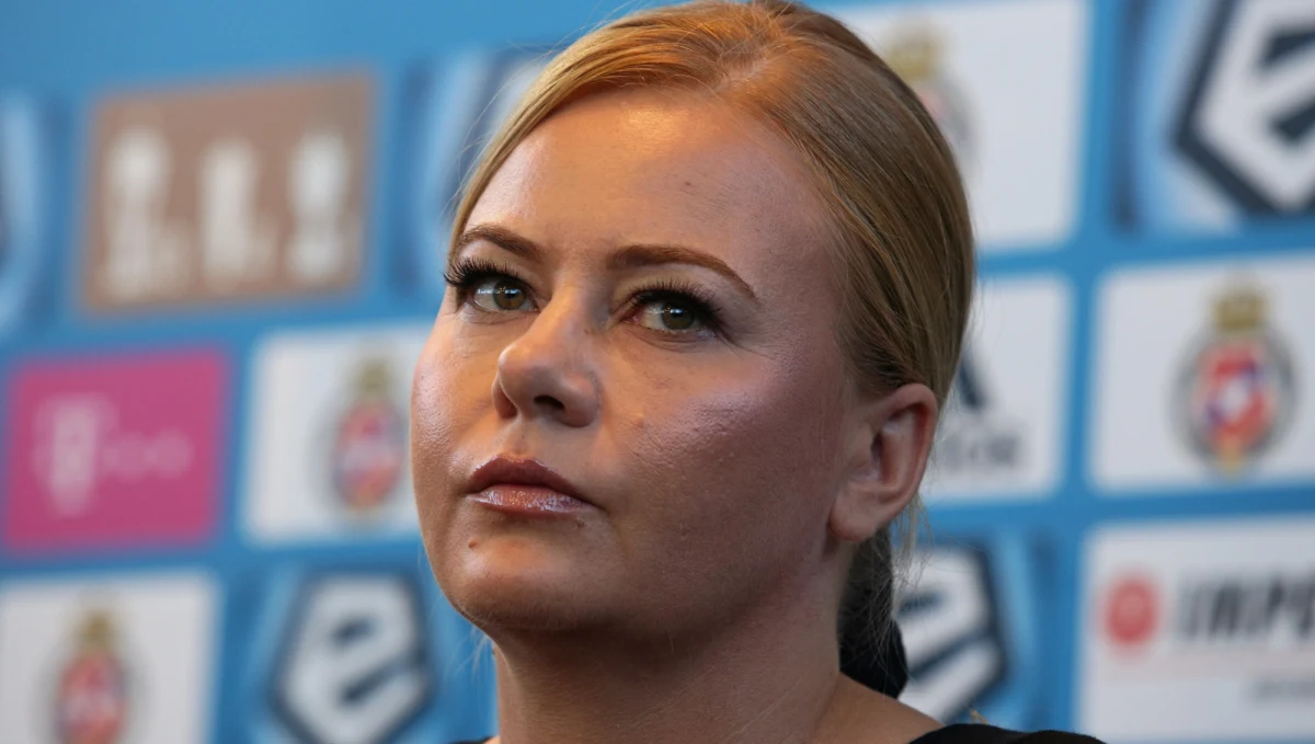 Co stało się z pieniędzmi z biletów na mecze z Jagiellonią i Lechem Poznań, skoro ówczesna prezes Wisły Marzena Sarapata nie zapłaciła nawet 123 tys. zł za wynajem stadionu za to drugie spotkanie? Oto przygnębiające wyniki śledztwa dziennikarza Interii.pl. 