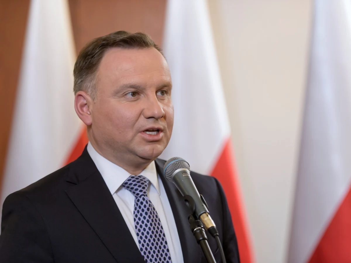 Prezydent Andrzej Duda podpisał ustawę obniżającą akcyzę na energię elektryczną - powiedział dziennikarzowi RMF FM rzecznik prezydenta Błażej Spychalski. Projekt ma zapobiec spodziewanym podwyżkom cen prądu w 2019 roku.