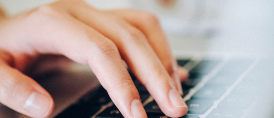 Pod jednym adresem www.gov.pl można znaleźć wspólne strony rządu i wszystkich ministerstw. Ma to ułatwić obywatelom szukającym informacji w internecie dostęp do danych w domenie rządowej.