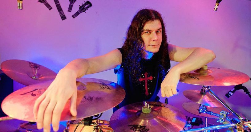 Z powodu odnowienia kontuzji kręgosłupa u Mucka doszło do zmiany na stanowisku perkusisty w heavymetalowej grupy CETI.