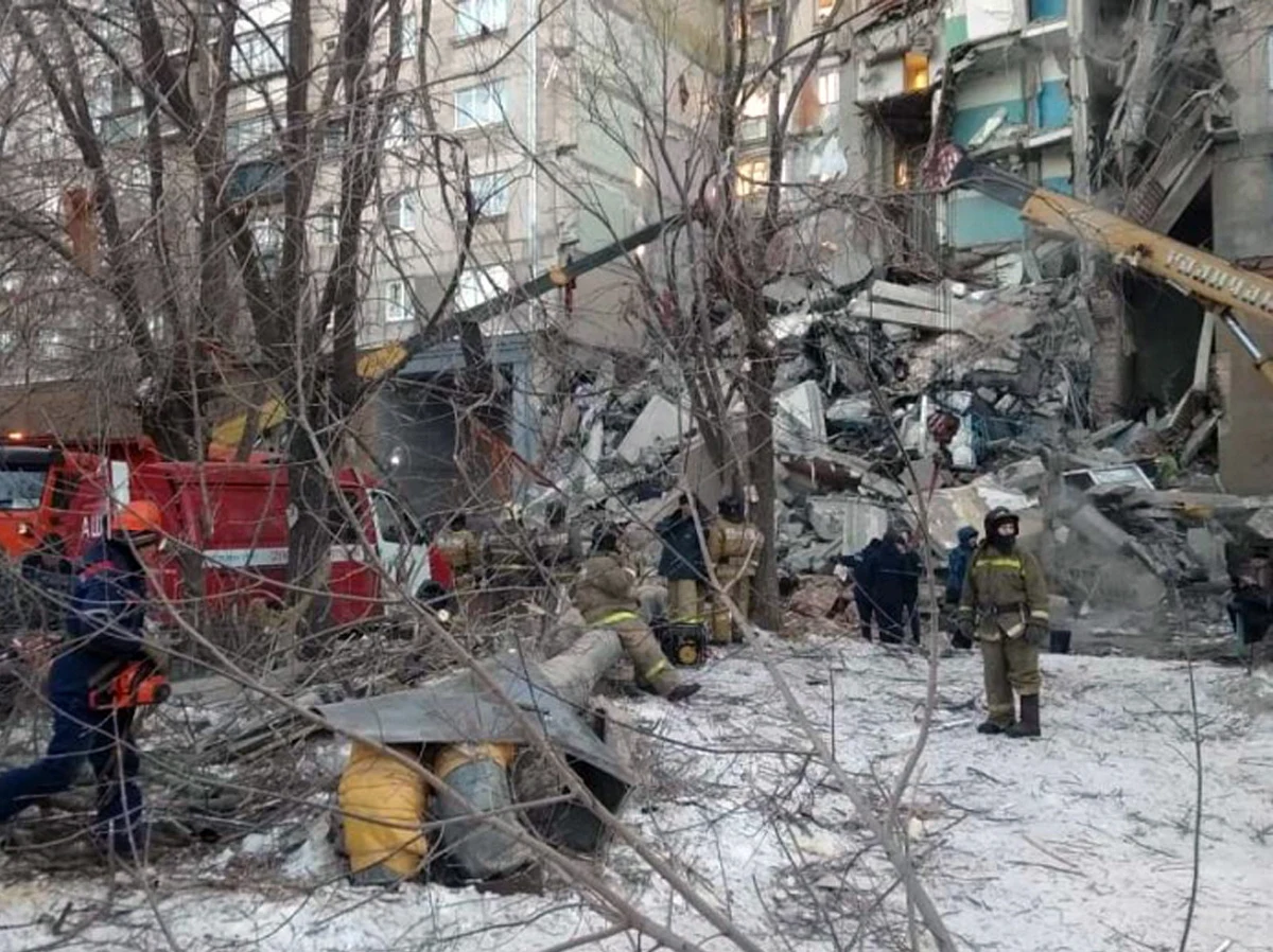 Wybuch gazu w 9-piętrowym bloku w Magnitogorsku w obwodzie czelabińskim w Rosji. Zawaliła się klatka schodowa. Co najmniej cztery osoby zginęły. 68 osób jest zaginionych. Zniszczonych jest 48 mieszkań.