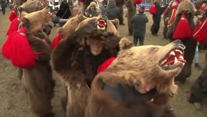 Parada w skórach niedźwiedzi. Rumuni proszą o udany nowy rok