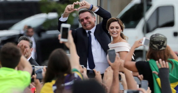 Skrajnie prawicowy nacjonalista Jair Bolsonaro został zaprzysiężony na prezydenta Brazylii. 63-letni Bolsonaro, który w przeszłości był kapitanem brazylijskiej armii, a od 1991 roku zasiadał w parlamencie, jest z racji kontrowersyjnych wypowiedzi porównywany do prezydenta USA Donalda Trumpa, a przez niektórych nazywany "tropikalnym Trumpem".