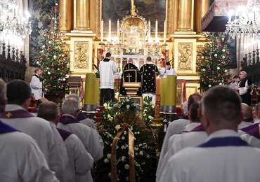 Trumna z ciałem biskupa Pieronka w katedrze wawelskiej