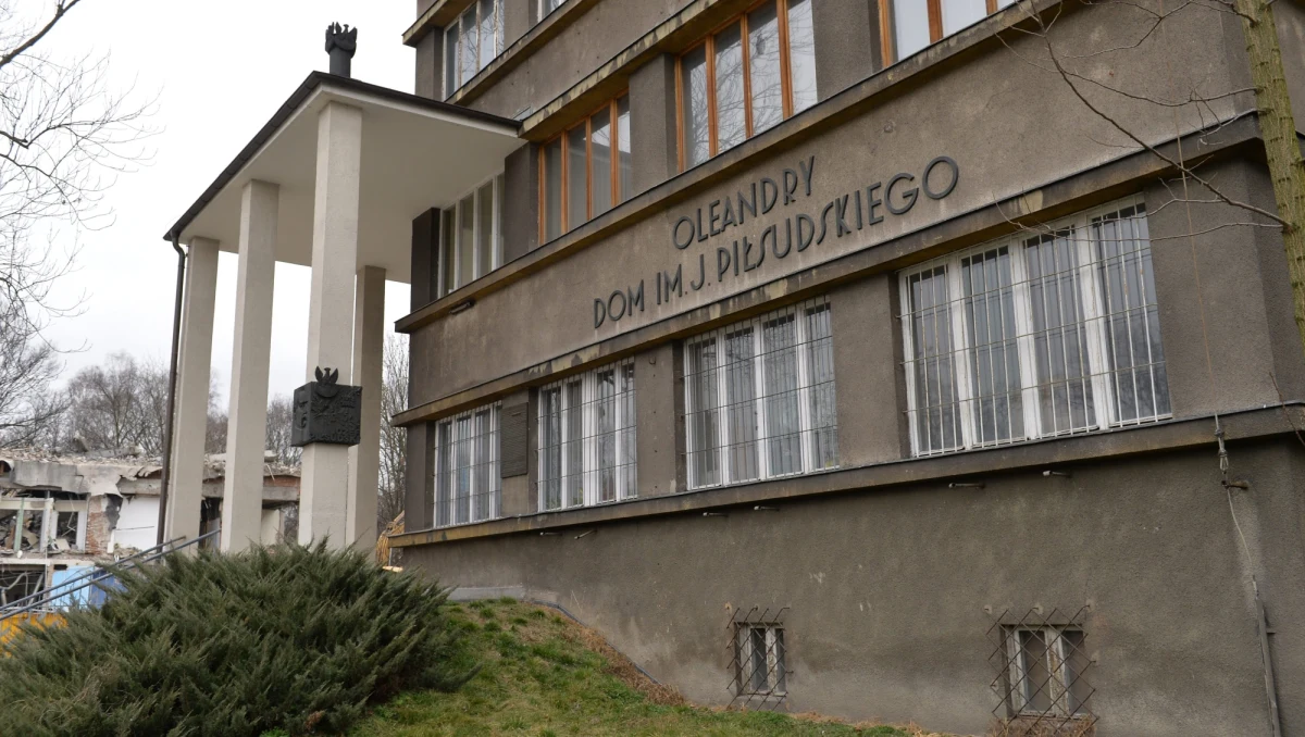 Sąd Okręgowy w Krakowie podtrzymał decyzję sądu pierwszej instancji z marca ubiegłego roku o oddaleniu wniosku o zasiedzenie przez Związek Legionistów Polskich Domu im. Józefa Piłsudskiego przy alei 3 Maja 7, zwanego też Oleandrami.