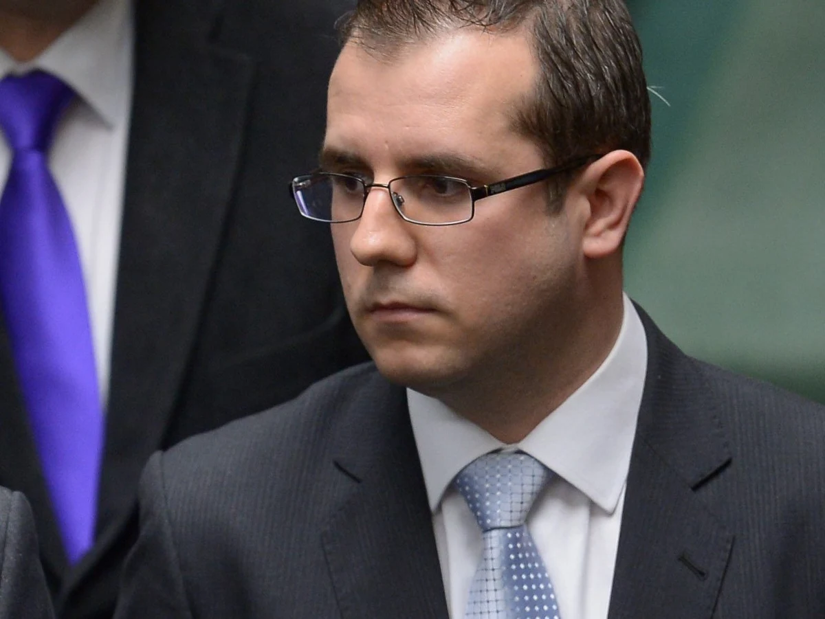 Prokuratura wyjaśnia okoliczności wydarzeń z udziałem posła Prawa i Sprawiedliwości Przemysława Czarneckiego podczas imprezy sylwestrowej w jego domu niedaleko Warszawy. W trakcie zabawy jeden z jej uczestników został zraniony nożem. Jak ustalili dziennikarze śledczy RMF FM, to mogła być scena zazdrości.