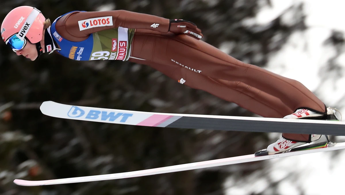 Dawid Kubacki zajął siódme miejsce w kwalifikacjach do konkursu Turnieju Czterech Skoczni w Innsbrucku. Uzyskał 121 metrów. Najlepszy był lider turnieju i klasyfikacji generalnej PŚ Japończyk Ryoyu Kobayashi - 126,5 m. Konkurs w Innsbrucku to trzecia odsłona turnieju.