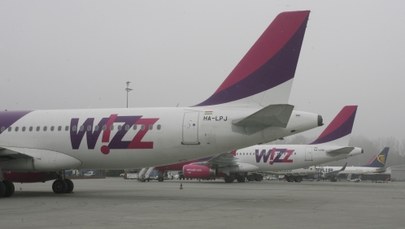 Samolot zawrócił na lotnisko w Gdańsku. Pasażerowie: W maszynę uderzył piorun