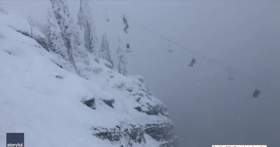 Ratownicy bezpiecznie sprowadzili na ziemię 140 narciarzy, którzy utknęli na wyciągu w ośrodku Whitefish Mountain w stanie Montana w Stanach Zjednoczonych. Akcja trwała dwie i pół godziny.  Na szczęście, nikt nie został ranny.