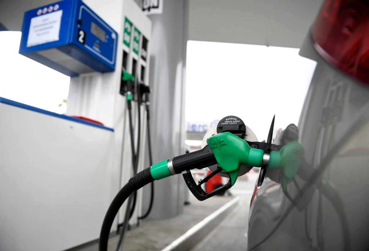 Niemiecka prasa pisze o niespotykanym fenomenie: samochody na polskich tablicach rejestracyjnych przejeżdżają most na Odrze po to tylko, by po niemieckiej stronie we Frankfurcie zatankować ropę. 