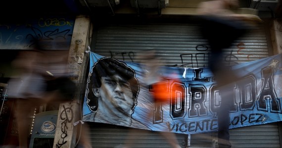 Argentyńska legenda piłki nożnej, Diego Maradona trafił w piątek do szpitala w Olivos na przedmieściach Buenors Aires w związku z krwotokiem żołądkowo-jelitowym, jaki wykryto u niego podczas rutynowych badań lekarskich. Po kilku godzinach opuścił szpital.