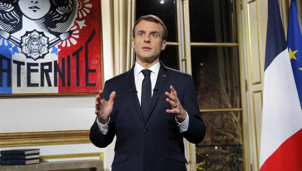 Prezydent Francji Emmanuel Macron potępił "skrajną przemoc", do jakiej doszło podczas sobotnich protestów ruchu "żółte kamizelki", w których w całym kraju wzięło udział około 50 tys. ludzi. "Sprawiedliwość zostanie wymierzona" - zapewnił prezydent.