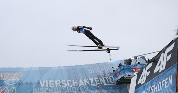 Dawid Kubacki zajmuje drugie miejsce po pierwszej serii ostatniego konkursu Turnieju Czterech Skoczni w Bischofshofen. Prowadzi Niemiec Markus Eisenbichler, a trzecie miejsce zajmuje Austriak Stefan Kraft.