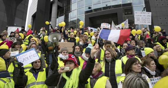 35 osób z grona zatrzymanych w sobotę w Paryżu podczas protestów ruchu "żółtych kamizelek" trafiło do aresztu - podała w niedzielę AFP, powołując się na źródła w paryskiej prokuraturze. W niedzielę w wielu miastach Francji demonstrują kobiety z tego ruchu.