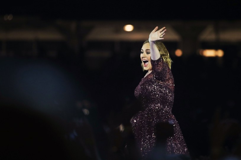 Brytyjska wokalistka i autorka tekstów Adele zamknęła swoją firmę, która zajmowała się jej koncertami. Fani na całym świecie boją się, że jest to przypieczętowanie wcześniejszych zapowiedzi o rezygnacji z tras koncertowych. 