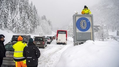 Atak zimy w Austrii. Wioski odcięte od świata, zaginieni narciarze