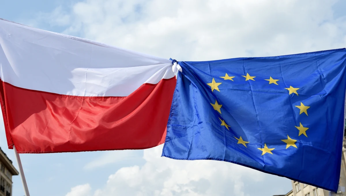 Bezpodstawne zadowolenie polskich władz. "Na najbliższym spotkaniu unijnych ministrów ds. europejskich po raz pierwszy od roku brak punktu nt. praworządności w Polsce" - cieszą się polscy dyplomaci. Mowa o spotkaniu, do którego dojdzie we wtorek. Warszawa sugeruje, że Rumunia, która od pierwszego stycznia objęła prezydencję w UE, będzie wobec Polski bardziej pobłażliwa. Sama jest bowiem ostro krytykowana w związku z praworządnością.