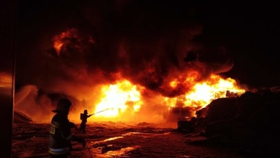 Słup ognia w Koniecpolu na Śląsku. Paliło się wysypisko śmieci