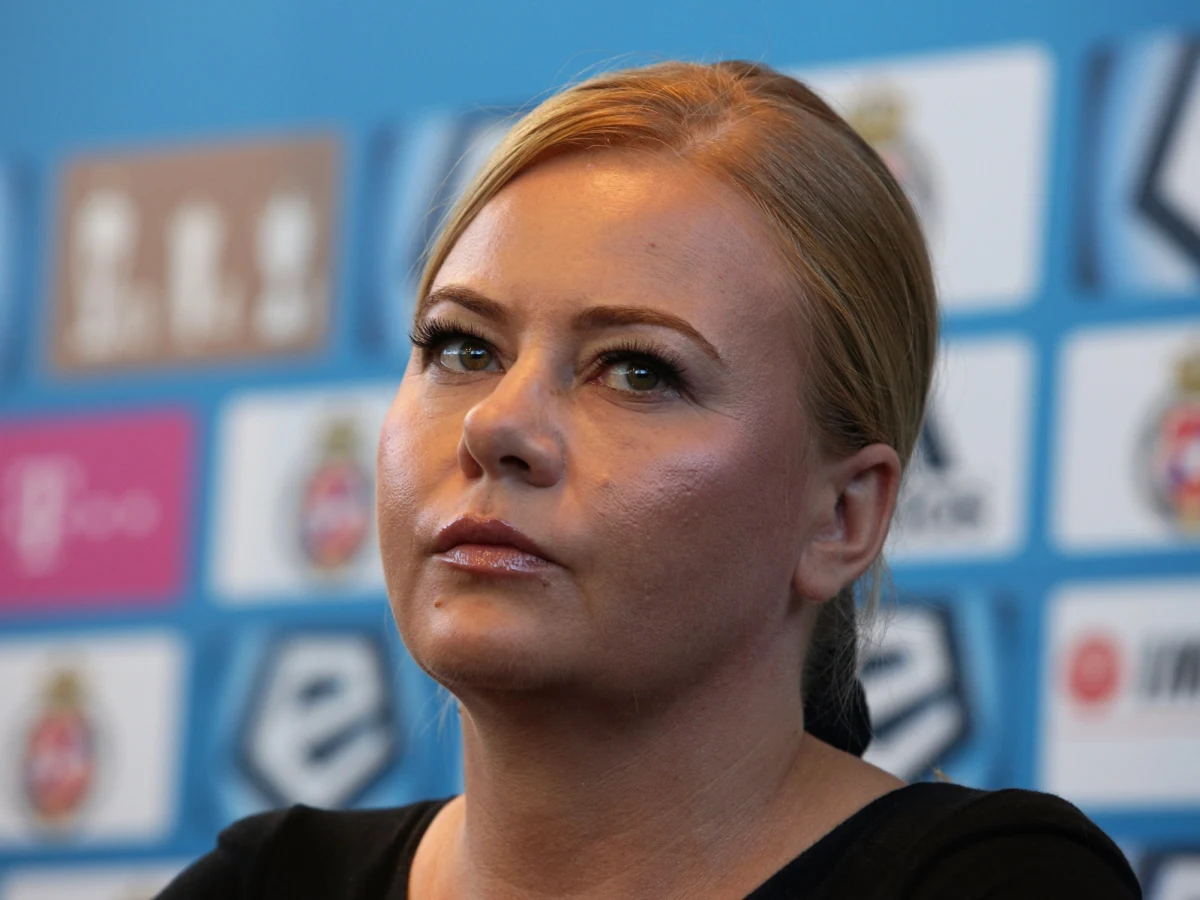 O świcie rozpoczęła się akcja krakowskiej policji i prokuratury w śledztwie w sprawie niegospodarności w Wiśle Kraków. Śledczy weszli do 15 miejsc, w tym do mieszkania byłej prezes Towarzystwa Sportowego i spółki akcyjnej Marzeny Sarapaty.