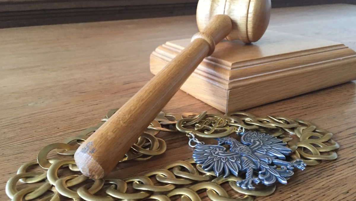 Przed Sądem Okręgowym w Słupsku ruszył proces 43-letniego Daniela M. z Debrzna, oskarżonego o zabójstwo żony Angeliki J. Do zbrodni doszło 20 lat temu. Ciało kobiety znaleziono dopiero dwa lata temu. Mężczyzna jest też oskarżony o wyłudzenie niesłusznie pobieranych alimentów na małoletnią córkę.