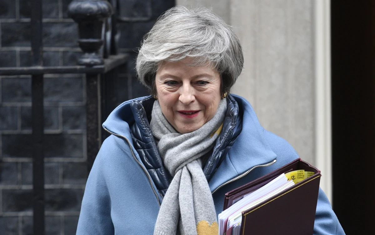 ​Brytyjska premier wykluczyła opóźnienie wyjścia Wielkiej Brytanii z Unii Europejskiej. Theresa May podkreśliła, że kraj opuści Wspólnotę 29 marca. Wezwała również posłów do poparcia proponowanej umowy dotyczącej warunków brexitu.
