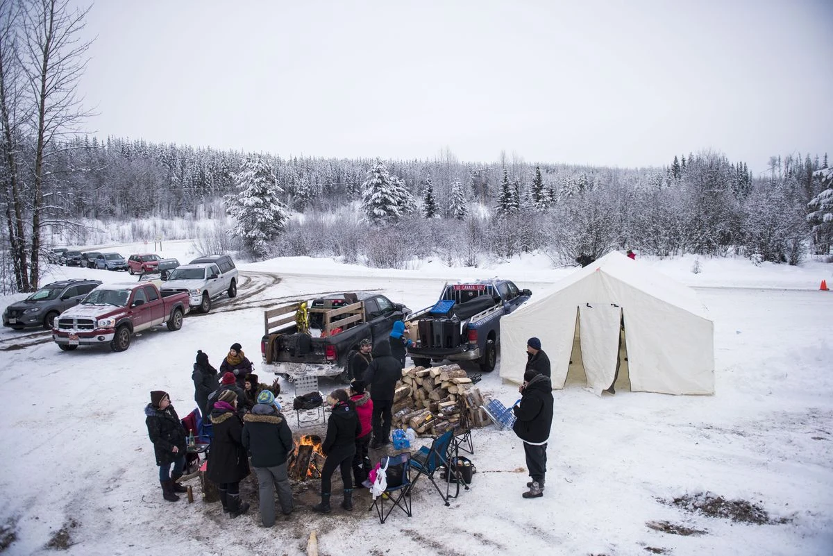Próby zablokowania przez Indian budowy gazociągu w Kolumbii Brytyjskiej zostały udaremnione przez policję, która przeprowadziła szereg aresztowań. Zatrzymania zwiększyły jednak poparcie społeczne dla protestujących Indian Wet’suwet’en.