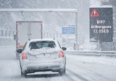 Śnieżna pułapka. Coraz więcej miejscowości w Austrii odciętych od świata