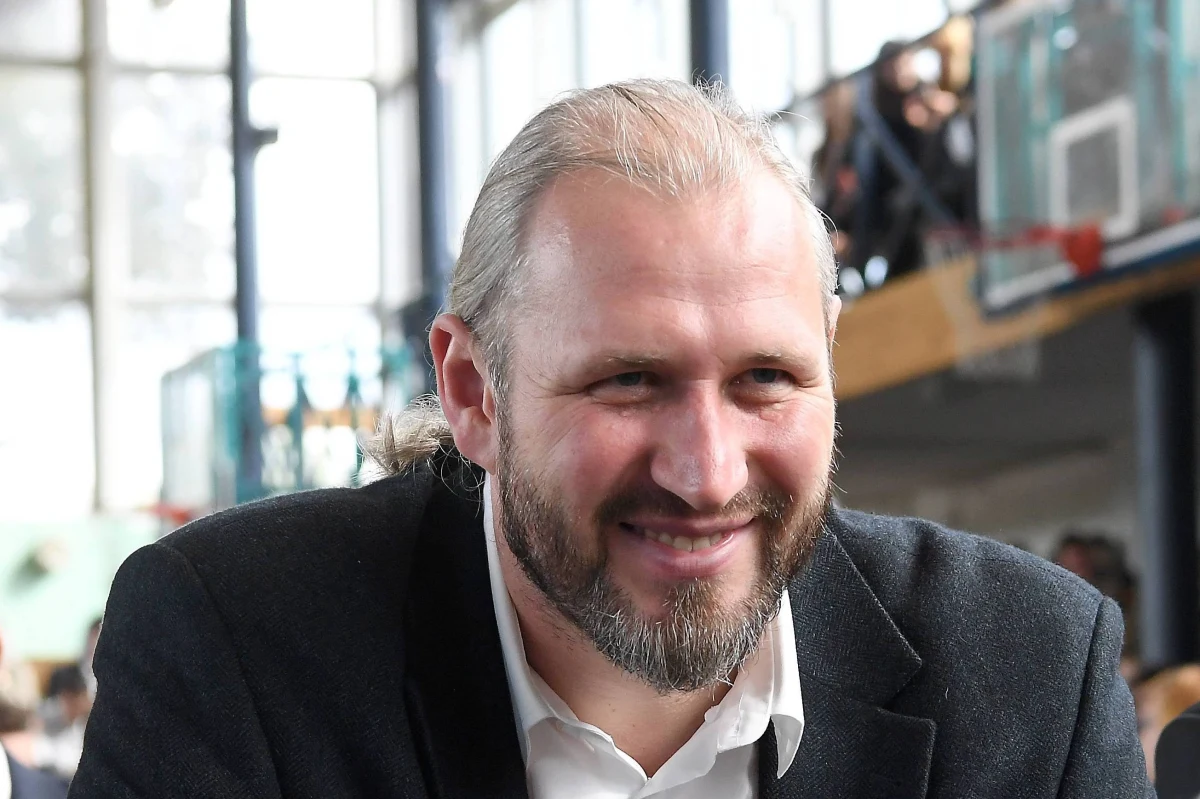 „Wszyscy jesteśmy przyzwyczajeni do pewnego rytmu. Mniej doświadczeni trenerzy mogą mieć problem z przygotowaniem się do tegorocznych mistrzostw świata” – mówi w rozmowie z RMF FM wiceprezes PZLA Tomasz Majewski. Były kulomiot opowiedział, gdzie teraz trenują nasi lekkoatleci i zaprosił na halowe imprezy, które w lutym odbędą się w Polsce. Będzie można na żywo obejrzeć polskie i zagraniczne gwiazdy w wielu konkurencjach.