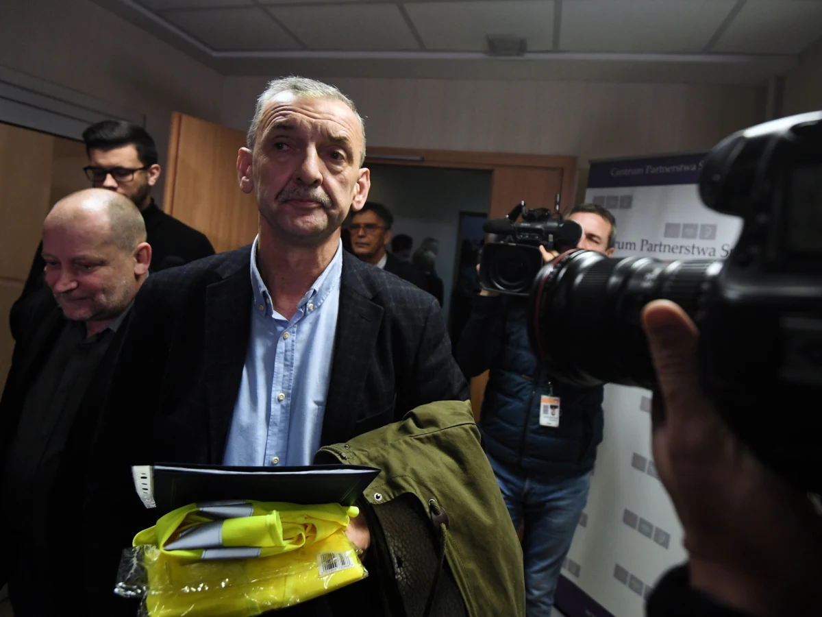 Fiaskiem zakończyło się spotkanie minister edukacji Anny Zalewskiej ze związkami zawodowymi nauczycieli. „Od samego rozmawiania pieniędzy nie przybywa. Nie było żadnych propozycji” - powiedział szef ZNP Sławomir Broniarz.