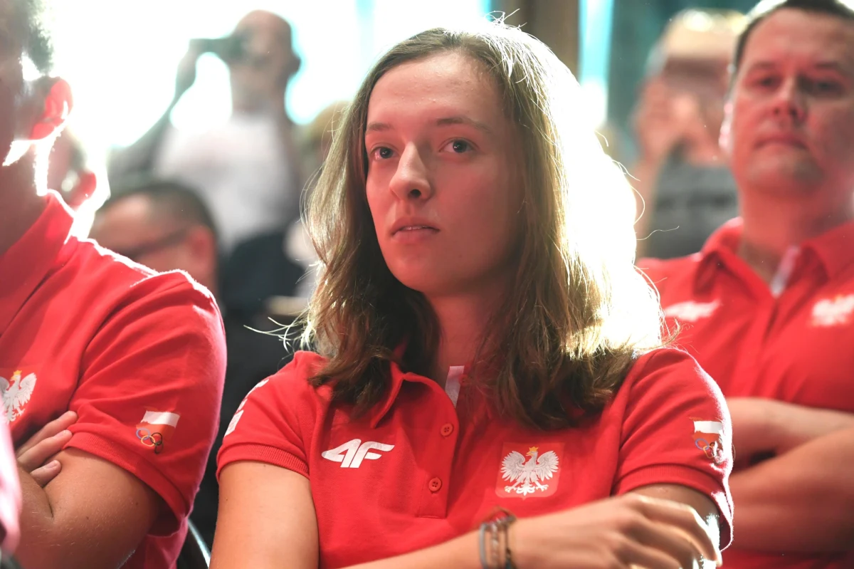 Dwoje polskich tenisistów trafiło przez kwalifikacje do głównej drabinki Australian Open. Ta sztuka udała się w Melbourne Idze Świątek i Kamilowi Majchrzakowi. Oboje po raz pierwszy zagrają w turnieju wielkoszlemowym. Dzięki pozycji w światowych rankingach w turnieju zagrają także Magda Linette i Hubert Hurkacz.