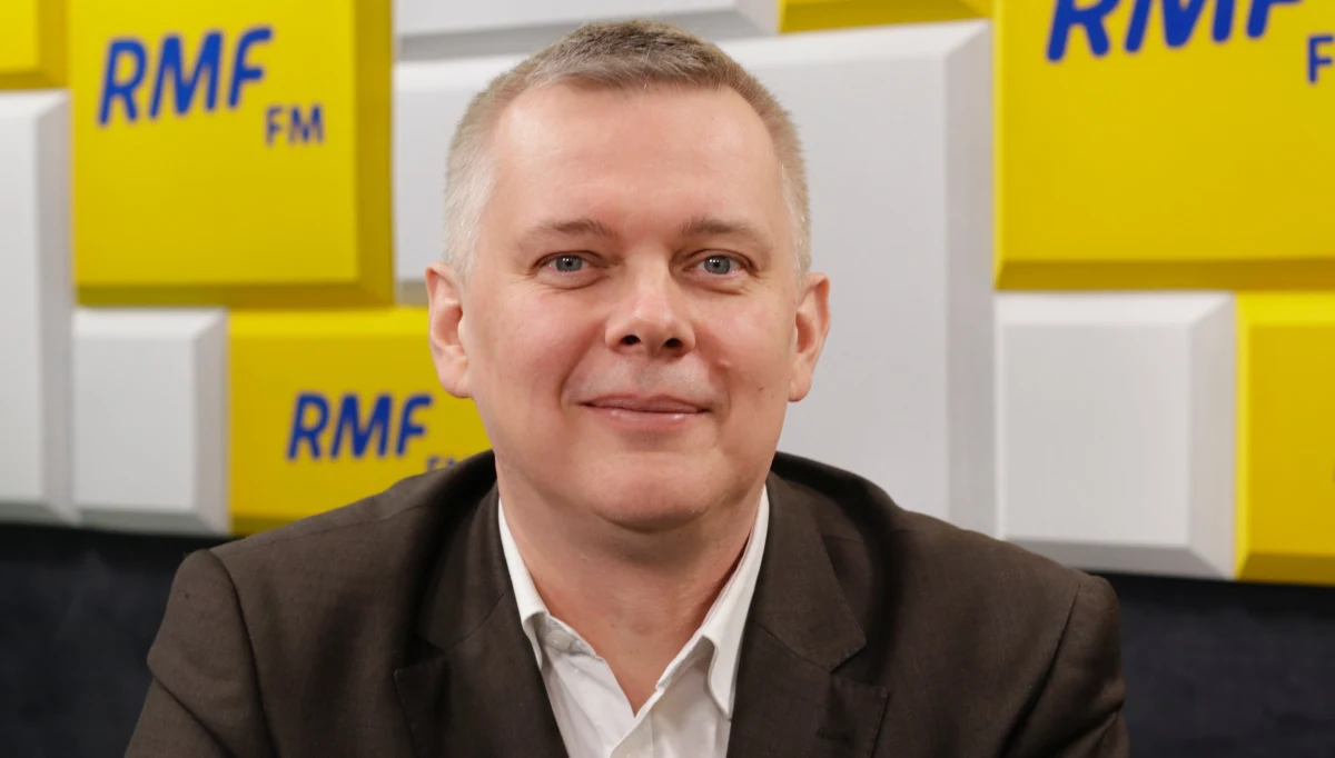 „Choćby Platforma przyniosła prezenty PiS-owi, to ten nie przyjmie tych prezentów” – tak wiceszef PO Tomasz Siemoniak skomentował w RMF FM początkowe poparcie Prawa i Sprawiedliwości dla pomysłu projektu ustawy Platformy o jawności zarobków w NBP – później PiS zdecydował, że przedstawi własny projekt. Pomysł na ustawę ma także Kukiz’15. „To oznacza, że czeka nas wiele dni festiwalu ‘Prezes NBP, jego współpracownicy i ich zarobki’” – powiedział poseł w Porannej rozmowie w RMF FM. „Powinien prezes NBP powiedzieć kto ile zarabia. On bierze za to odpowiedzialność. Przecież wcześniej czy później się to wyda” – podsumował. 