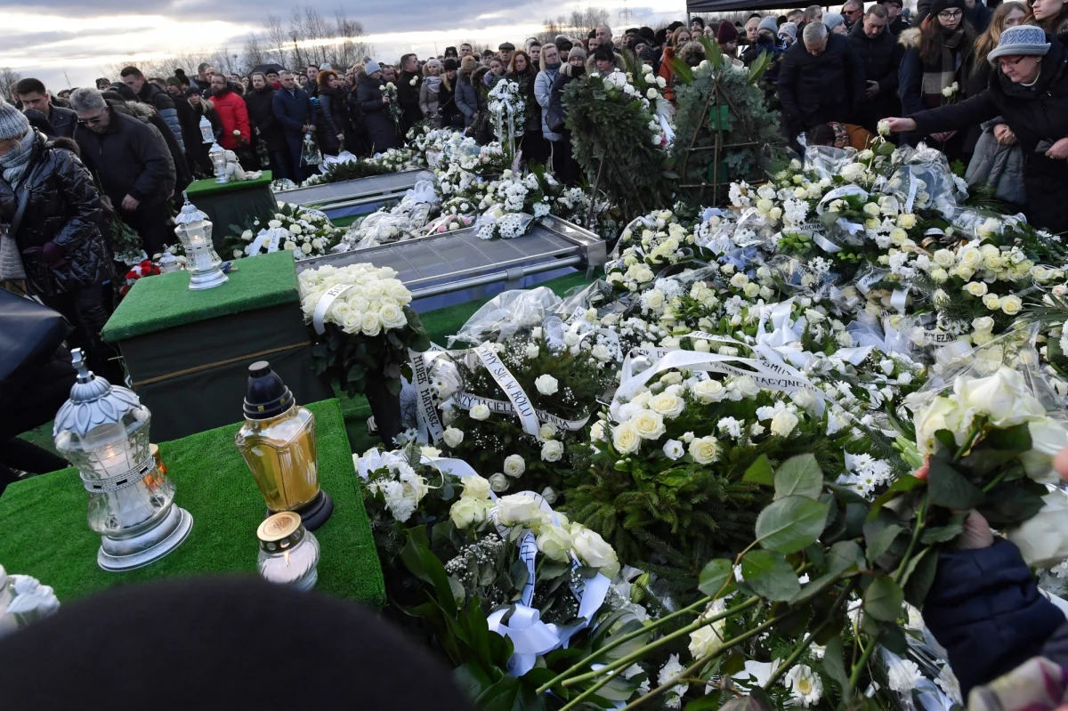 Zatrucie tlenkiem węgla to ustalona przyczyna śmierci ofiar pożaru w escape roomie. Prokuratura ma opinię biegłego z zakresu medycyny sądowej w tej sprawie – poinformował Ryszard Gąsiorowski, rzecznik Prokuratury Okręgowej w Koszalinie.