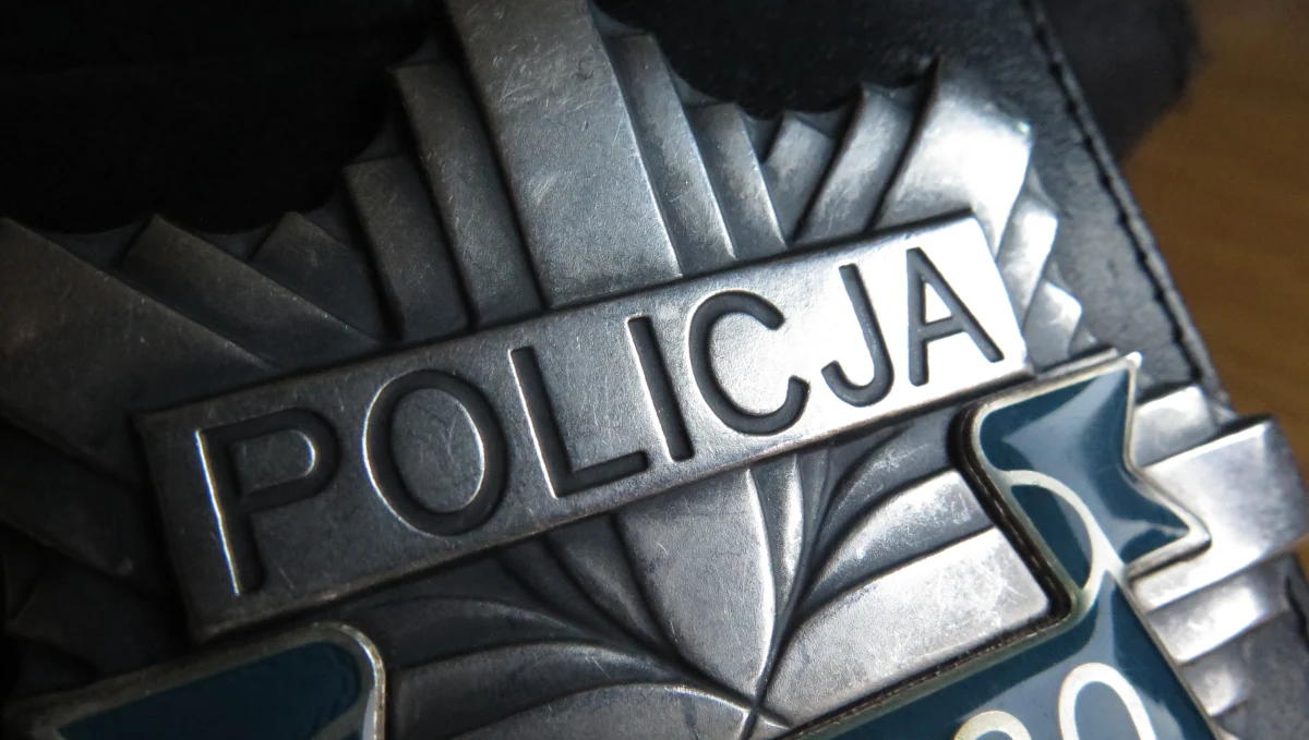 Policja poinformowała, że rodzina zgłosiła się po mężczyznę zatrzymanego w czwartek w Wąglikowicach. Młody mężczyzna został znaleziony w kompleksie leśnym, był skąpo ubrany i nic nie pamiętał.