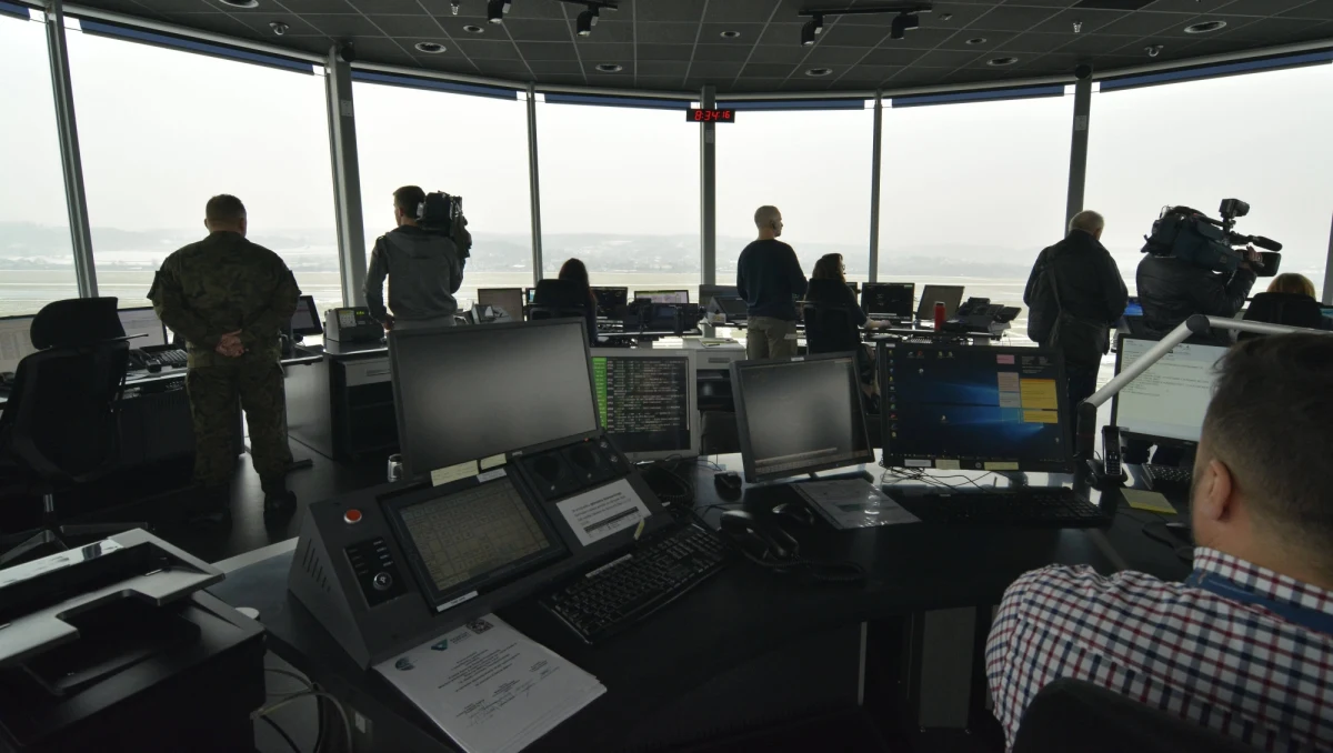 Kolejne rekordy, coraz więcej przewoźników oraz rozbudowa - to ambitne plany lotniska Kraków Airport. 