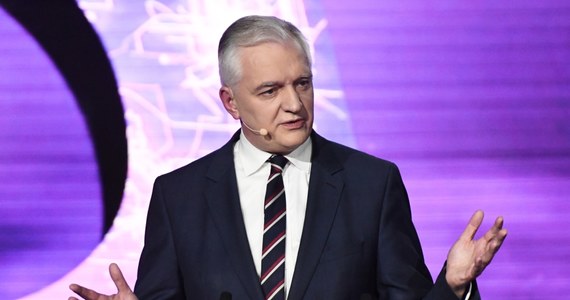 ​Wiemy, że popełniamy błędy, że musimy wystrzegać się arogancji i chciwości, że potrzebujemy świeżych impulsów, mądrych korekt i nowej wizji programowej - mówił podczas I konwencji krajowej Porozumienia lider ugrupowania Jarosław Gowin. Jak dodał, program Zjednoczonej Prawicy zostanie zaprezentowany za kilka tygodni. Gowin podkreślił też, że Polska weźmie na siebie rolę strażnika wolności gospodarczej w Europie po tym, jak Wielka Brytania opuści Unię Europejską.