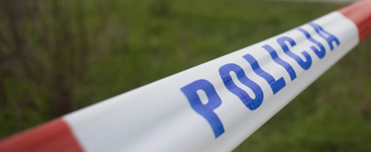 Zwłoki 60-letniego mężczyzny wydobyto z rzeki Łeba, we wsi Steknica w Pomorskiem. O znajdującym się w wodzie ciele człowieka powiadomił policję jeden z mieszkańców.