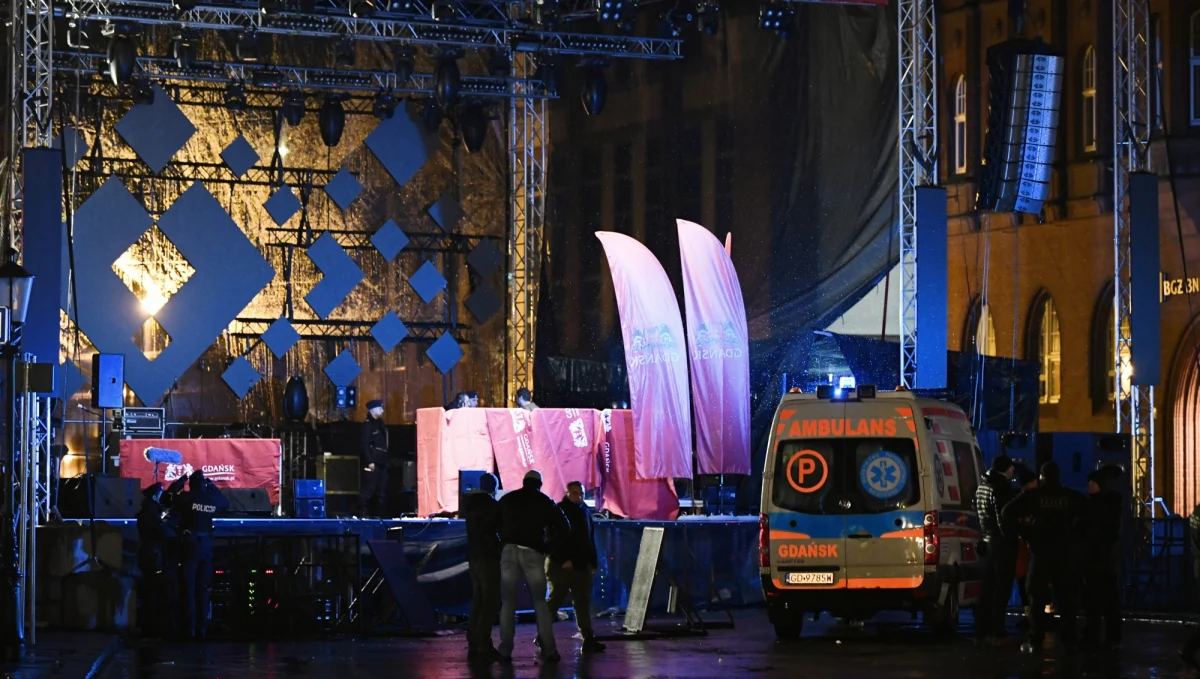 "Atak na życie i zdrowie prezydenta Gdańska Pawła Adamowicza jest godny najwyższego potępienia. Zobligowałem szefa MSWiA Joachima Brudzińskiego do przekazywania mi na bieżąco wszelkich informacji dotyczących tej sytuacji" – napisał na Twitterze premier Mateusz Morawiecki.