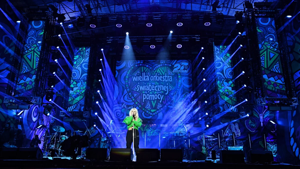 O godzinie 20.00 w niedzielę w całym kraju rozbłysły "światełka do nieba" – kulminacyjny moment 27. Finału Wielkiej Orkiestry Świątecznej Pomocy. Najnowsze dane mówią o zebraniu 92 mln zł. Fundacja w tym roku przeznacza pieniądze na sprzęt dla szpitali dziecięcych.