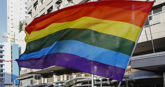 Dwaj mężczyźni o orientacji homoseksualnej zostali zabici podczas tortur w Czeczenii - informuje rosyjska "Nowaja Gazeta", powołując się na organizację współpracującą ze środowiskami LGBT.