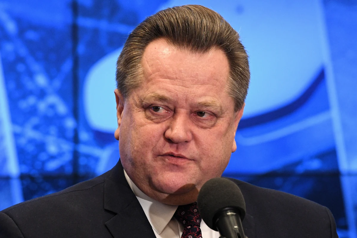 "Komendant wojewódzki w Gdańsku poinformował mnie, że sprawca (ataku na prezydenta Pawła Adamowicza) miał stwierdzone schorzenia natury psychiatrycznej" - poinformował w poniedziałek wiceszef MSWiA Jarosław Zieliński. W niedzielny wieczór 27-letni Stefan W. wtargnął na scenę podczas finału WOŚP i ugodził prezydenta Gdańska nożem. Dzisiaj przed godziną 15:00 Paweł Adamowicz zmarł.