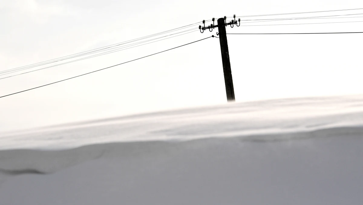 Województwo śląskie, warmińsko-mazurskie i zachodniopomorskie – to tam o poranku panują najgorsze warunki na drogach. Powodem są intensywne opady śniegu.