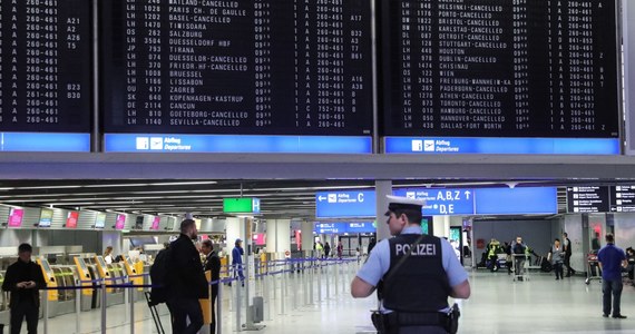 Tysiące odwołanych lotów i komunikacyjnych paraliż, który dziś pokrzyżuje plany nawet 220 tysiącom pasażerów. Tak zapowiada się kolejny strajk ostrzegawczy zaplanowany przez personel odpowiedzialny za kontrole bezpieczeństwa lotów ośmiu portów lotniczych w Niemczech. Związkowcy walczą o wprowadzenie całym kraju jednolitej stawki 20 euro za godzinę.