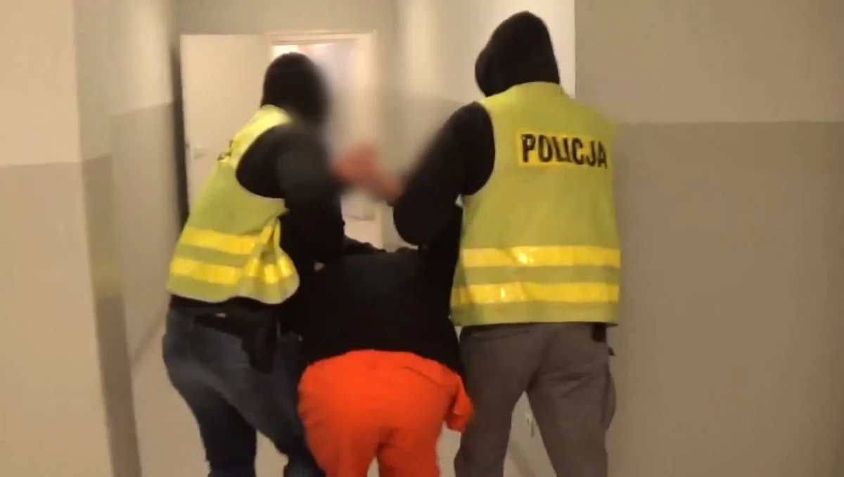 Zarzuty nawoływania do zabójstwa prezydenta Olsztyna i posiadania blisko 400 gramów marihuany usłyszał 24-letni mieszkaniec tego miasta. Jak przekazał prok. Krzysztof Stodolny, mężczyzna przyznał się do winy i złożył obszerne wyjaśnienia. Prokuratura planuje skierowanie do sądu wniosku o tymczasowe aresztowanie podejrzanego.