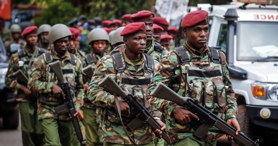 Oblężenie hotelu DusitD2 i przyległego kompleksu biurowo-handlowego w centrum Nairobi jest zakończone, a wszyscy terroryści zostali wyeliminowani - ogłosił prezydent Kenii Uhuru Kenyatta. W ataku przeprowadzonym we wtorek przez somalijską organizację dżihadystyczną al-Szabab zginęło co najmniej 14 ludzi.